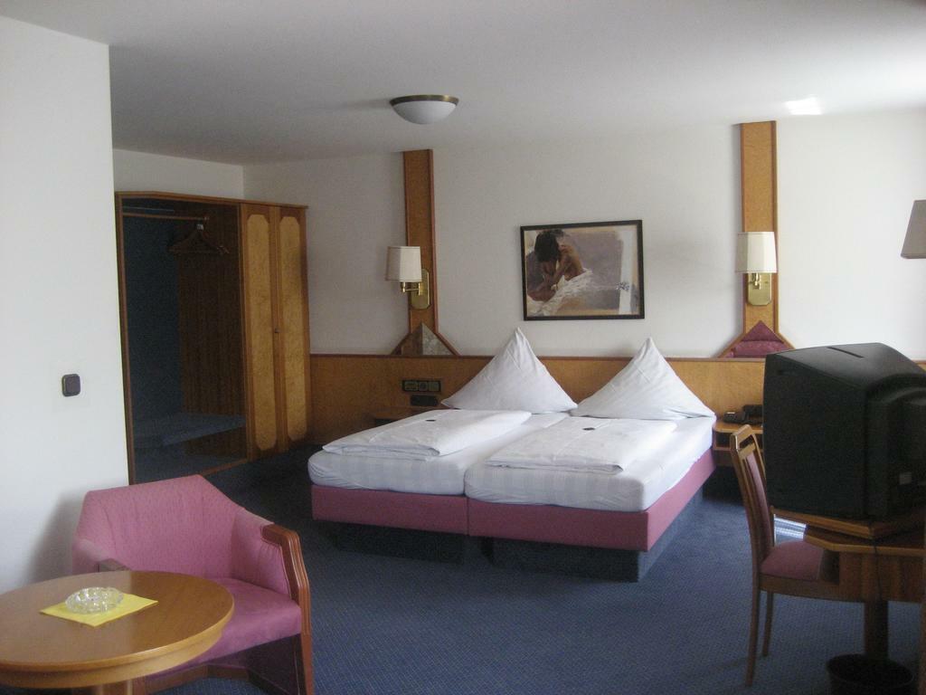 Hotel Landgasthof Hofmeier 헤첸하우젠 외부 사진